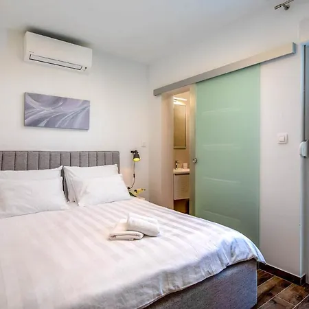 Kastel Sucurac Sleeps 8 With Pool Air Con And Wifi Villa *