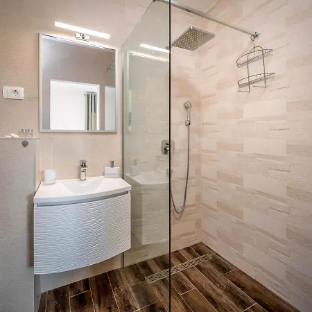 Kastel Sucurac Sleeps 8 With Pool Air Con And Wifi Villa *