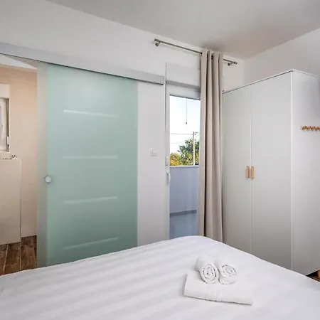Kastel Sucurac Sleeps 8 With Pool Air Con And Wifi Villa *
