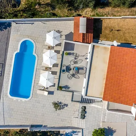 Kastel Sucurac Sleeps 8 With Pool Air Con And Wifi Villa *