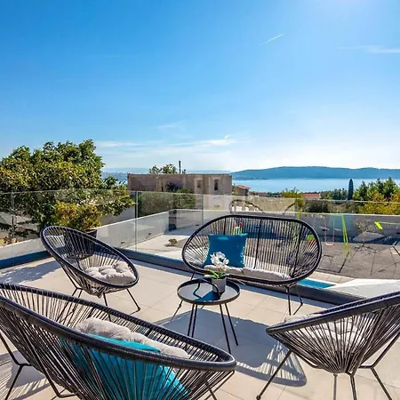 Villa Kastel Sucurac Sleeps 8 With Pool Air Con And Wifi *