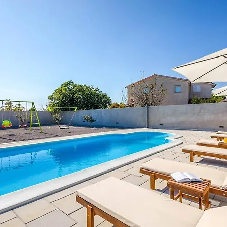 Kastel Sucurac Sleeps 8 With Pool Air Con And Wifi * Kastela