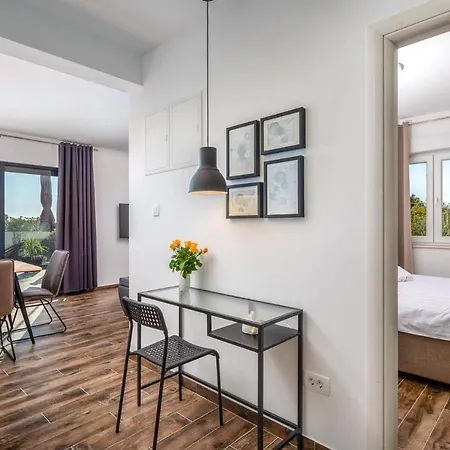 Kastel Sucurac Sleeps 8 With Pool Air Con And Wifi Villa Kastela