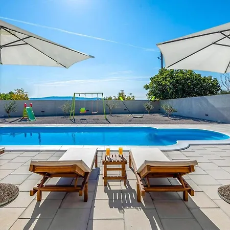 Kastel Sucurac Sleeps 8 With Pool Air Con And Wifi Villa *